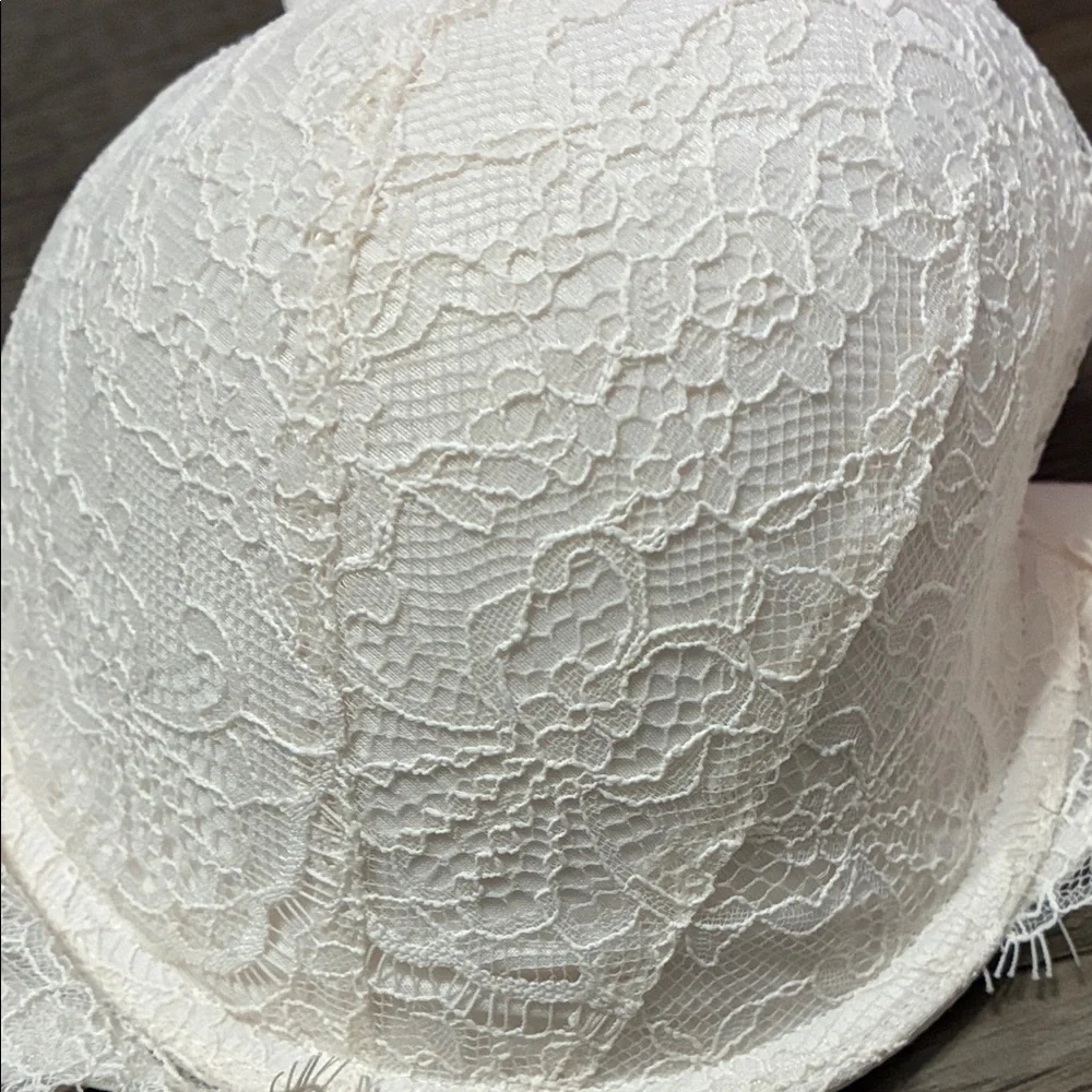 Victoria Secret Lace Underwire Bra - Cream 36DD - Picture 3 of 8